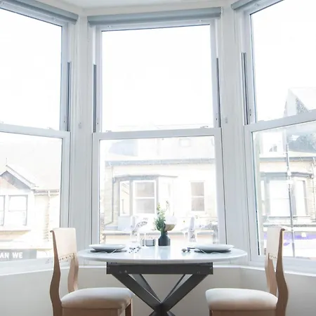 Appartement Train Station View